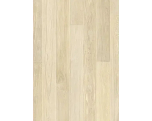 Pohled na světlou laminátovou podlahu