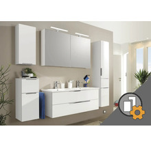 Moderní koupelnový komplet s bílými skříňkami, dvojitým umyvadlem a zrcadlovou skříňkou s osvětlením.