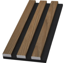 Akustický panel s dřevěnými lamelami na černé plsti