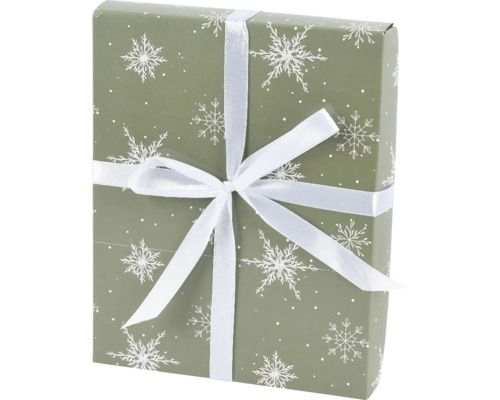 Vánoční ozdoby skleněné, dárkové balení Dárek zabalený v papíru se vzorem sněhových vloček a stuhou
