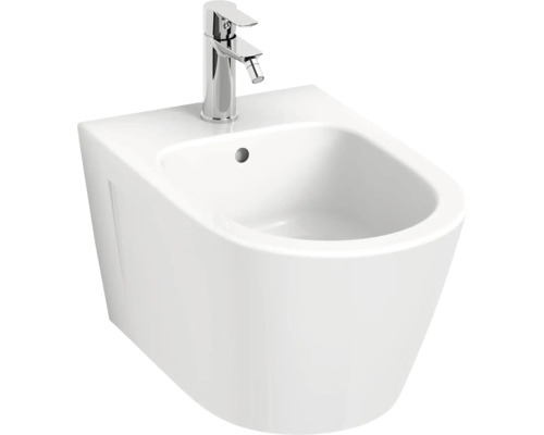 Bílý závěsný bidet s chromovanou armaturou do koupelny