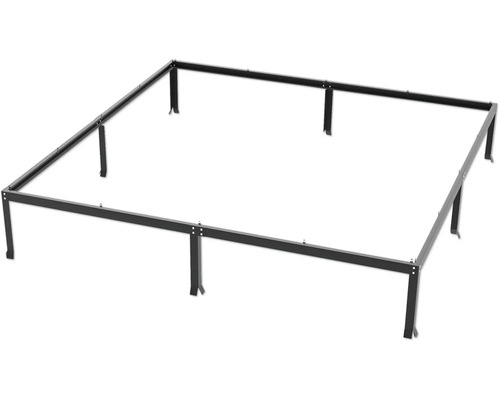 Černý kovový rám postele s nohami.