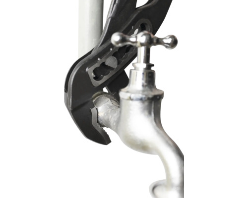 Kleště na vodní čerpadla na vodovodním kohoutku