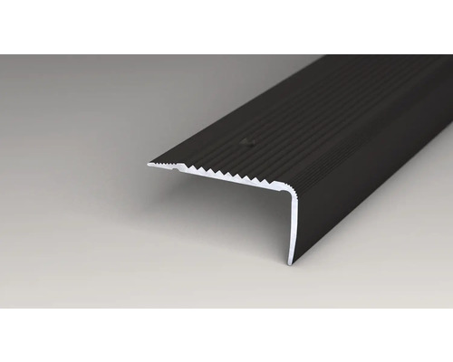 Hliníkový profil pro hrany schodů do interiéru