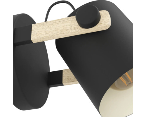 Černá nástěnná lampa s dřevěnými prvky