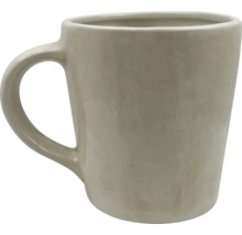 Keramický hrnek s uchem