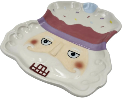 Dekorativní servírovací talíř na ořechy z keramiky.