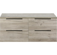 Komoda se čtyřmi zásuvkami a vzhledem dřeva