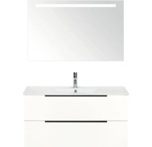 Koupelna s umyvadlovou skříňkou, umyvadlem a zrcadlem s osvětlením