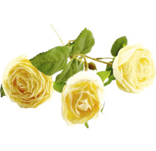 Žluté umělé růže se zelenými listy