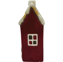 Dekorativní figurka domu s oknem a zasněženou střechou