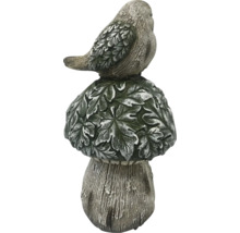 Dekorativní zahradní figurka: pták na houbě