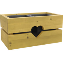Dřevěný truhlík s výřezem ve tvaru srdce