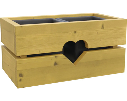 Dřevěný truhlík s výřezem ve tvaru srdce