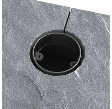 Detail kruhového odtoku v kamenných deskách