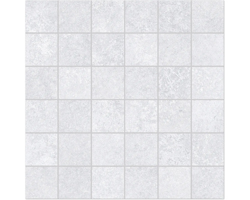 Vzor dlaždic se čtvercovými, světlými dlaždicemi a spárami