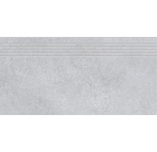 Šedá schodová dlaždice s drážkami