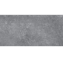 Šedá schodová dlaždice s drážkami