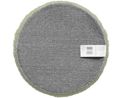 Kulatý koberec s třásněmi