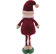 Pohled zezadu na ozdobnou figurku Santa Clause s červeným kabátem, kostkovanými kalhotami a čepicí