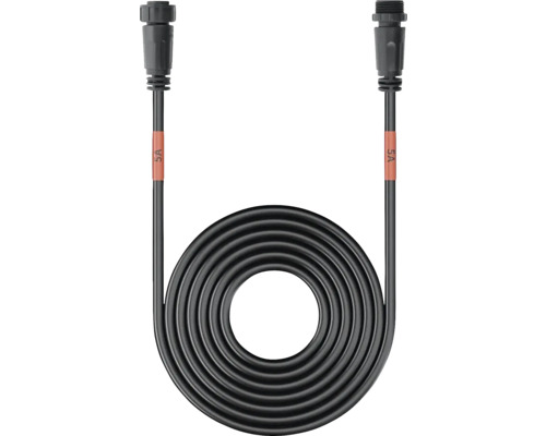 Černý připojovací kabel s konektorem na obou koncích