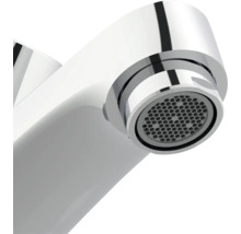 Detail výtoku vodovodní baterie s perlátorem