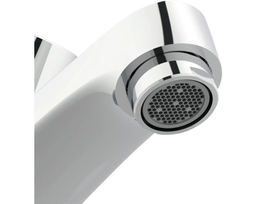 Detail výtoku vodovodní baterie s perlátorem