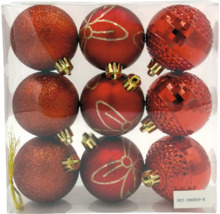 Devět červených vánočních koulí s různými povrchy