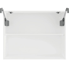 Bílá nástěnná skříňka s jednou policí a otevřenými dvířky