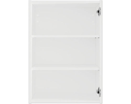 Vnitřní pohled na bílou koupelnovou skříňku se dvěma policemi