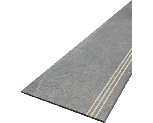 Schodnice z kamene s drážkami