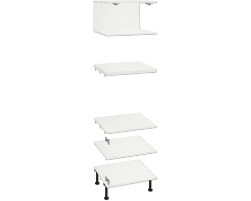 Jednotlivé prvky koupelnové nábytkové sestavy naskládané na sebe