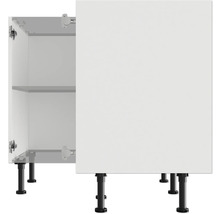 Kuchyňská skříňka s otevřenými a zavřenými dveřmi