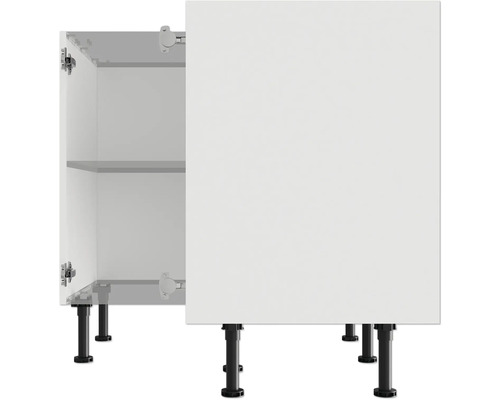 Kuchyňská skříňka s otevřenými a zavřenými dveřmi