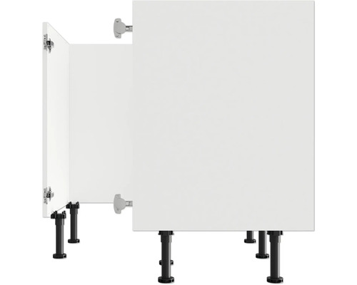 Kuchyňská skříňka s dvířky a nožičkami