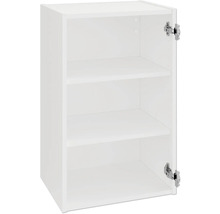 Otevřená bílá kuchyňská závěsná skříňka se třemi policemi