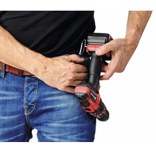 Akumulátorový šroubovák na opasku s držákem