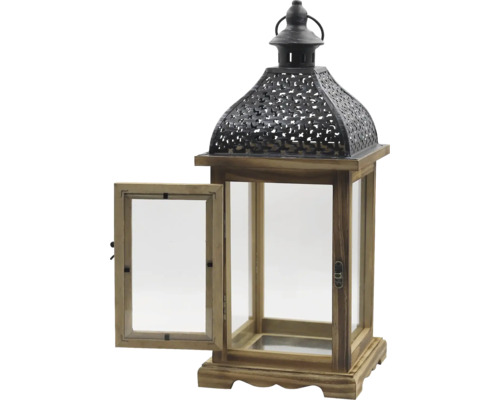 Dekorativní lucerna ze dřeva a skla s otevřenými dvířky.