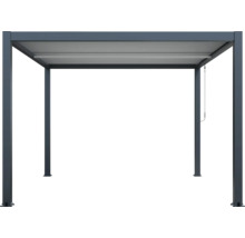 Pergola s lamelovou střechou a čtyřmi sloupky
