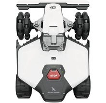 Pohled shora na robotickou sekačku