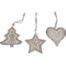 Tři ozdoby na vánoční stromeček ve tvaru stromu, hvězdy a srdce