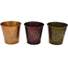 Tři ozdobné kovové květináče s motivem listů