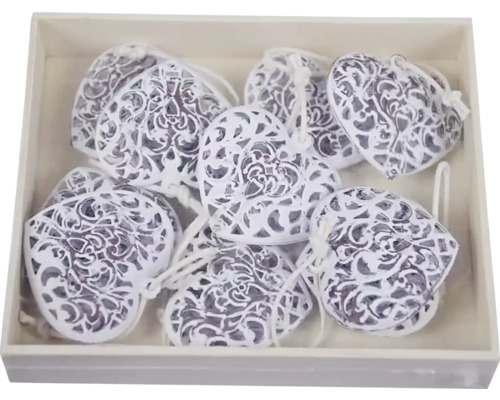 Dekorativní dřevěné přívěsky ve tvaru srdce v krabici