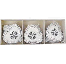 Dřevěné ozdobné přívěsky ve tvaru srdce v sadě