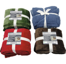 Čtyři deky z mikrovlákna se vzhledem ovčí kůže, každá s páskou.