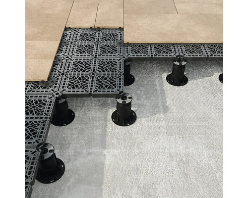 Teracové desky na spodní konstrukci s rektifikačními podložkami