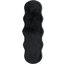 Černý koberec z ovčí kůže