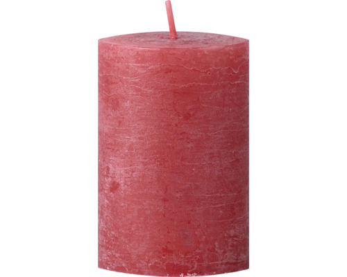 Červená válcová svíčka