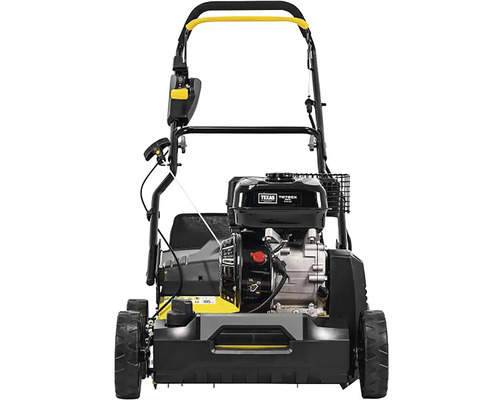 Provzdušňovač trávníku pro péči o zahradu