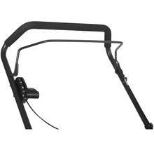 Detailní pohled na rukojeť sekačky na trávu